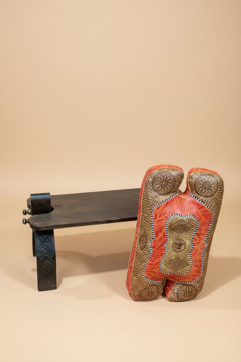 Tabouret chameau en cuir