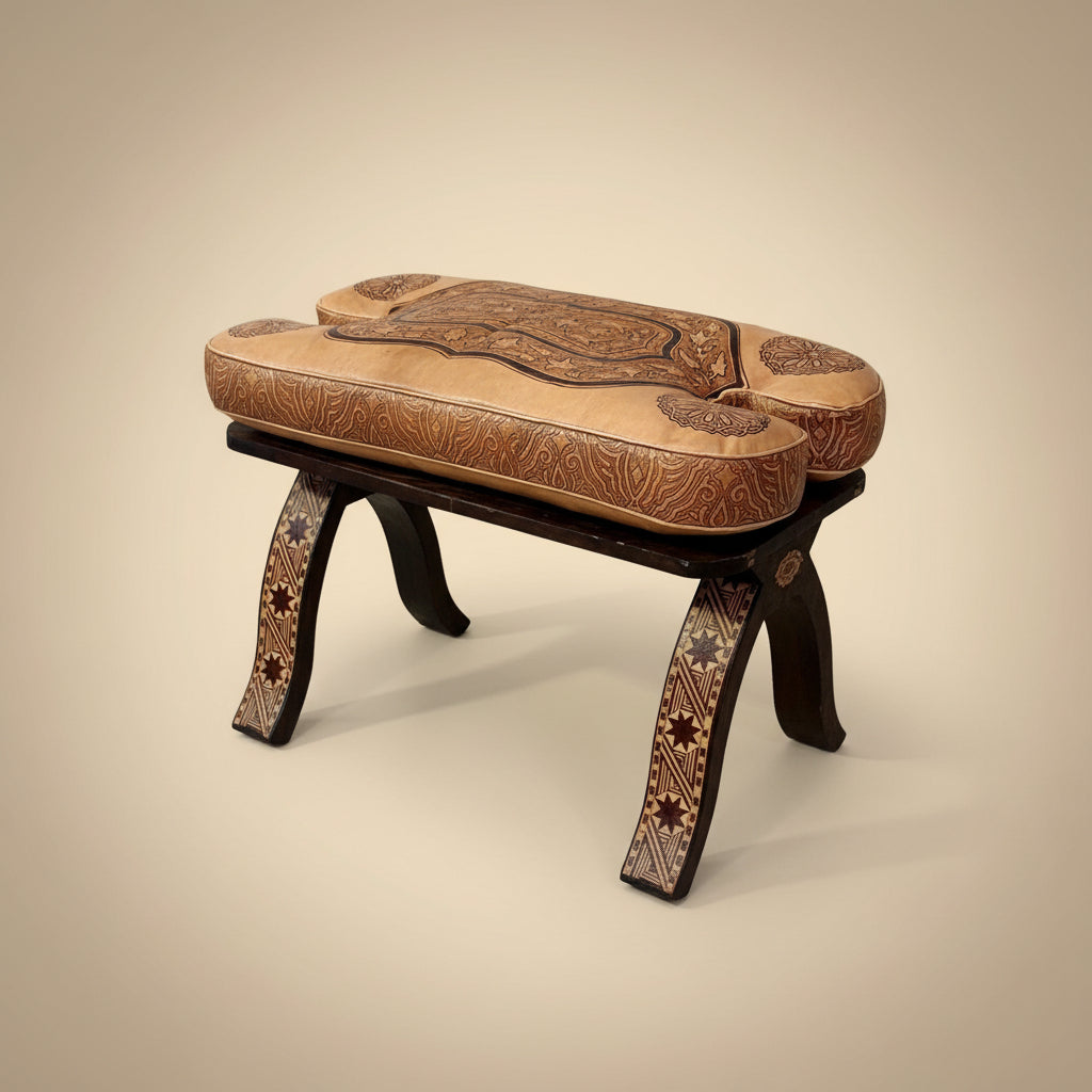 Tabouret chameau en cuir