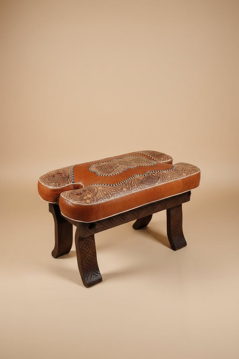 Tabouret chameau en cuir